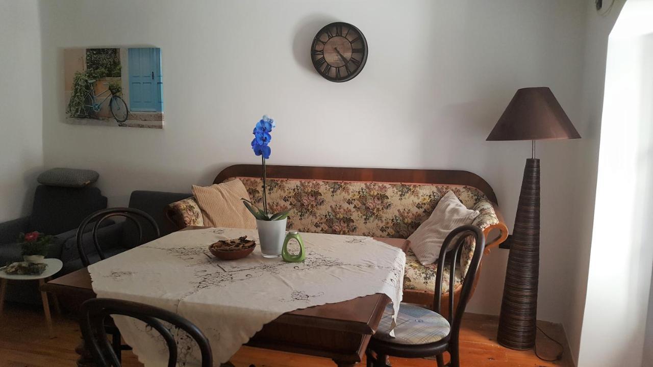 Apartment Dinka Baška Buitenkant foto