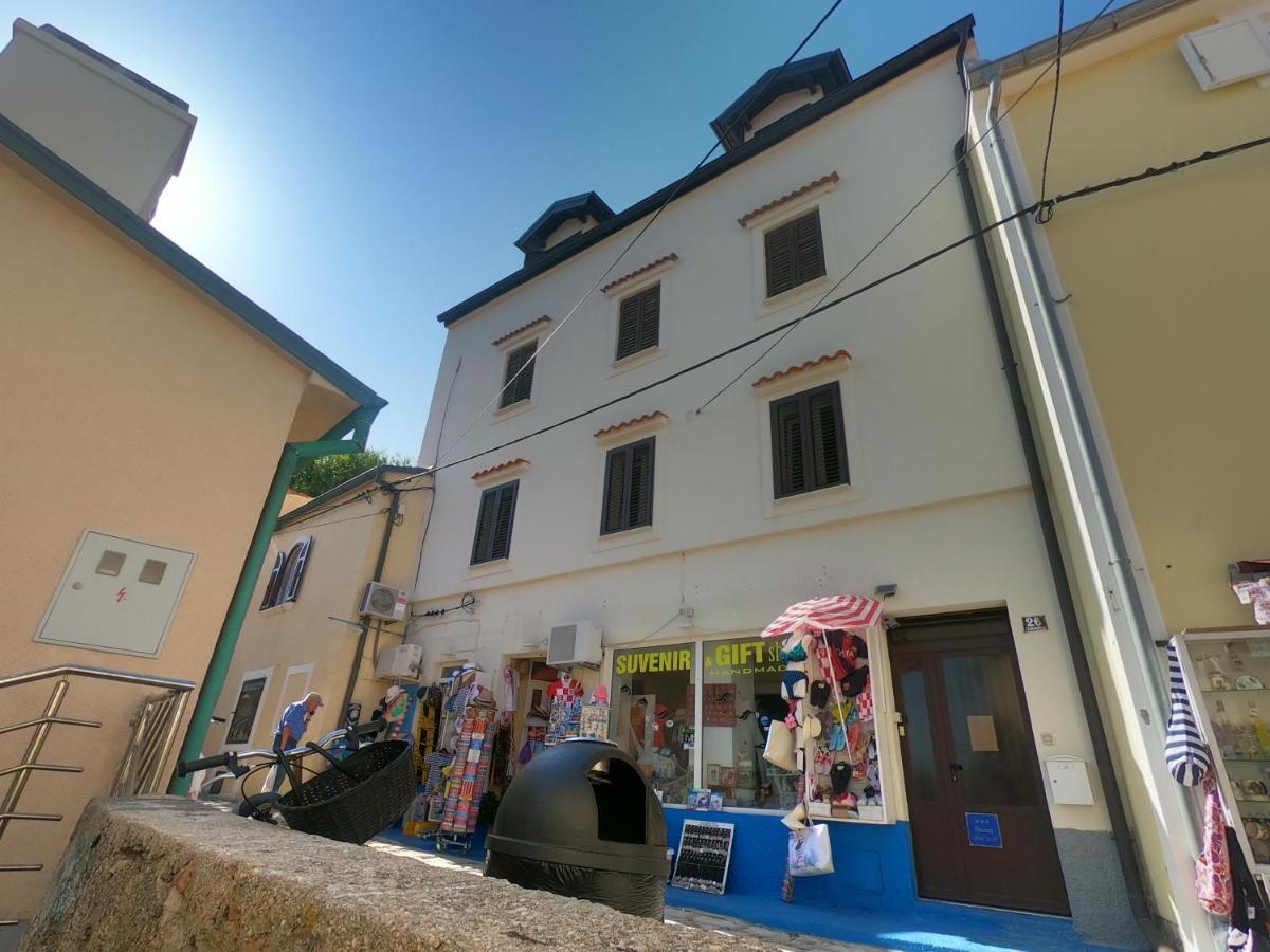 Apartment Dinka Baška Buitenkant foto